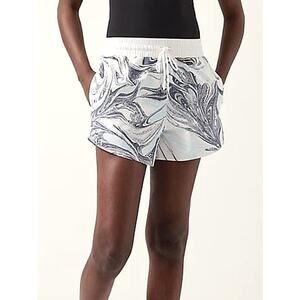 NWOT Athleta Crossroads Short Sumi Marble Blue White 4” Shorts - Size 2X